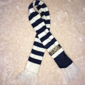 Baby UCSD scarf
